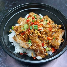 กระเพรา-คั่วพริกเกลือ by หมูหมู