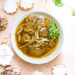 กระเพาะปลาล้วน+หน่อไม้ (พิเศษ)