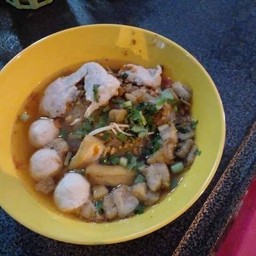 ก๋วยเตี๋ยวหมูน้ำแดงแม่แหยม