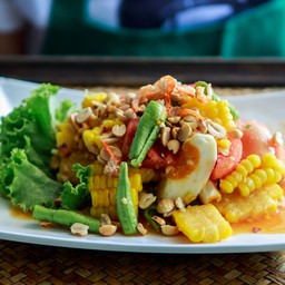 ตำข้าวโพดไข่เค็ม