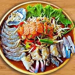 ตำลาวปูม้าแซลมอนพิเศษกุ้งดิบ