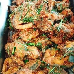 ผัดเผ็ดปลาดุกทอดกรอบ