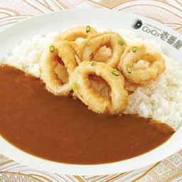 ข้าวแกงกะหรี่ปลาหมึกชุบแป้งทอด