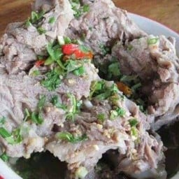 ก๋วยเตี๋ยว กระดูกหมูเล้ง