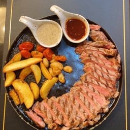 สเต็กเนื้อส่วนสันนอก - Grainfed Australian Black Angus Strip Loin Steak