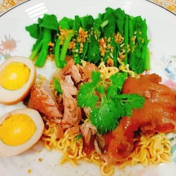 ก๋วยเตี๋ยวขาหมู