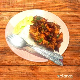 ข้าวผัดกะเพราหมูกรอบ