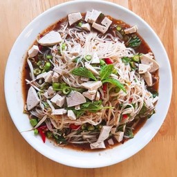 ยำขนมจีน