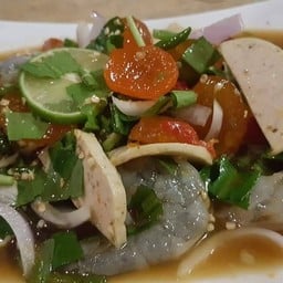 ยำยั่วไข่แดงเค็มหมูยอกุ้งสด