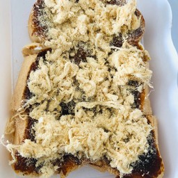 ขนมปังปิ้งพริกเผา+หมูหยอง