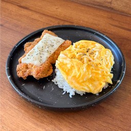 ข้าวไข่ข้นไก่ทอดชีส🧀