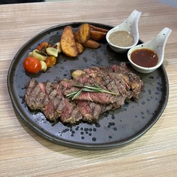 สเต็กเนื้อส่วนซี่โครงที่ขุนด้วยธัญพืช - Grainfed Australian Black Angus Ribeye Steak