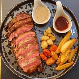 สเต็กเนื้อส่วนซี่โครง - Rib Eye Steak
