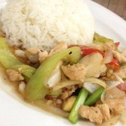 ผัดพริกหยวกปลาหมึก