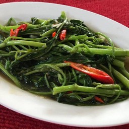 ผัดผักบุ้งไฟแดง