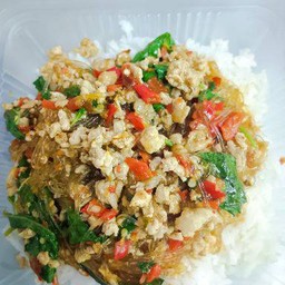 ข้าวกระเพราหมูสับวุ้นเส้น