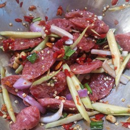 ยำแหนมสด