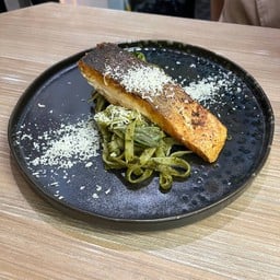 (Exclusive Menu!) Pasta with Crispy Skin Salmon Steak