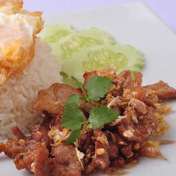 หมูกระเทียม