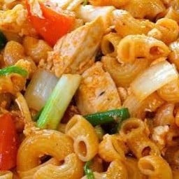 ผัดมักกะโรนีไก่