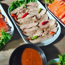 กันเองแจ่วฮ้อน อาหารอีสาน ไทย