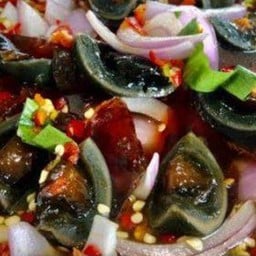 ยำ-ไข่เยี่ยวม้า