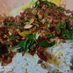 ข้าวกระเพราเนื้อ