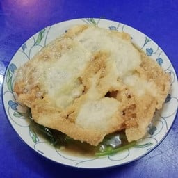 เส้นกรอบราดหน้าไก่