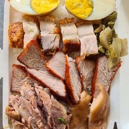 ข้าวสามกษัตย์+ไข่ต้ม