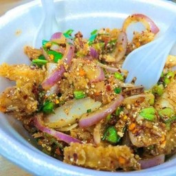 ยำไก่เเซ่บ