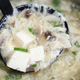 西湖牛肉羹 ซุปเนื้อวัวเต้าหู้ขาว