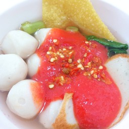 เย็นตาโฟลูกชิ้นปลา