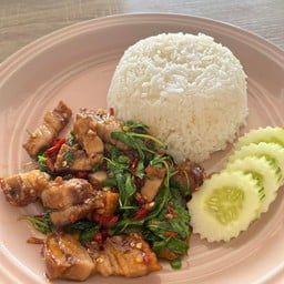 พี่แหม่มอาหารตามสั่ง เชิงมน