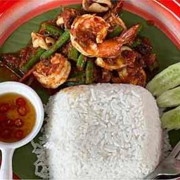 พริกแกงทะเล ไข่ดาว