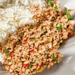 กะเพรา ไก่สับ