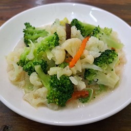 ผัดผักรวมมิตร