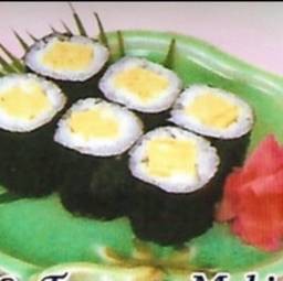ข้าวห่อสาหร่ายไส้ไข่หวาน