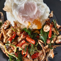 กะเพราปลาทู ไข่ดาว