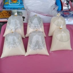 แมงกะพรุนปิ้งย่าง ตลาดนัดริมสวนนินจา