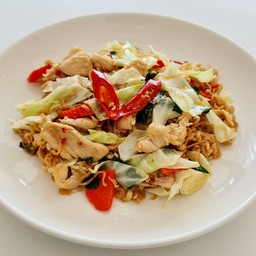 มาม่าผัดขี้เมาไก่