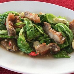 แขนงหมูกรอบ