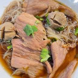 ก๋วยเตี๋ยวลูกชิ้น เนื้อสด