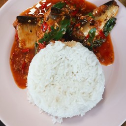 กะเพราปลากระป๋อง