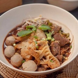ก๋วยเตี๋ยวเนื้อน้ำตก