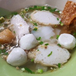 เกาเหลาลูกชิ้นปลา