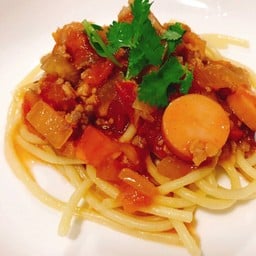 สปาเกตตีซอสไส้กรอก