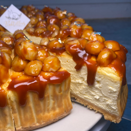 Macademia Salted Caramel cheesecake