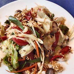 ตำมาม่าทะเลรวม