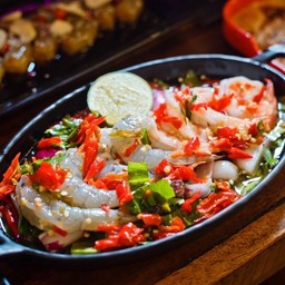 ยำกุ้งสองแผ่นดิน