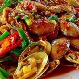 หอยลายผัดน้ำพริกเผา